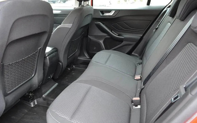 Ford Focus cena 47900 przebieg: 180000, rok produkcji 2019 z Nowy Targ małe 704